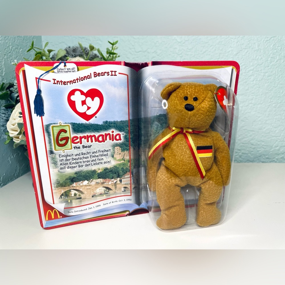 NWT 🇩🇪 International Bears II Germania the Bear Teenie Beanie Baby Germany